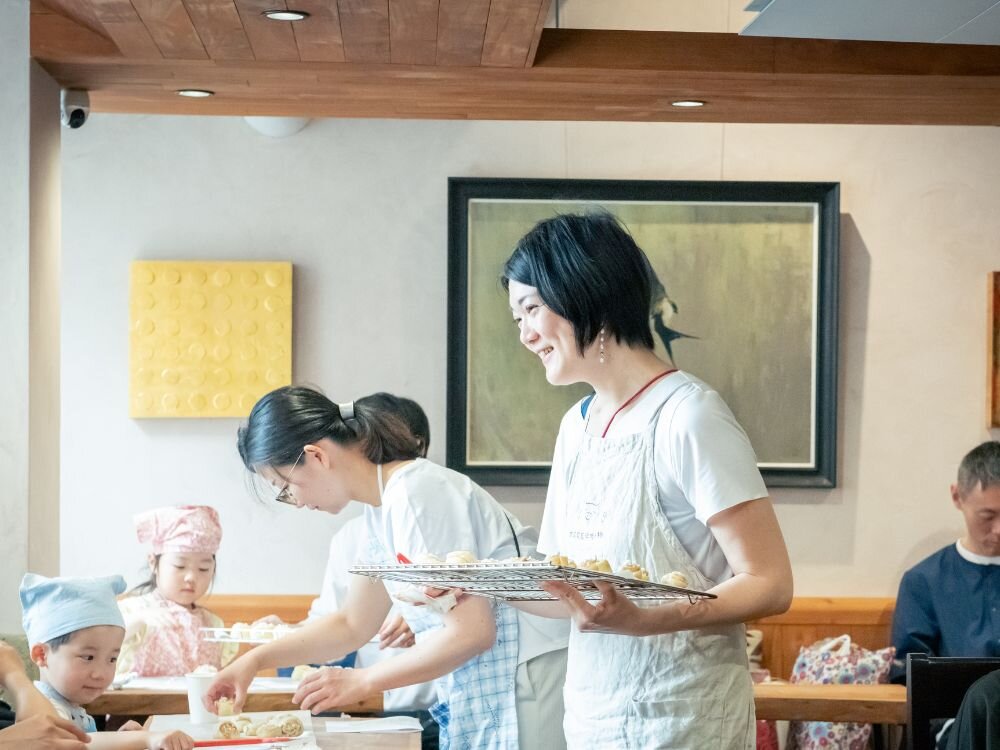 スウェーデンの家庭で愛されるシナモンロールでFika(フィーカ)してきた!|旅するマンガ家・織田博子さんに聞く世界の食文化【後編】