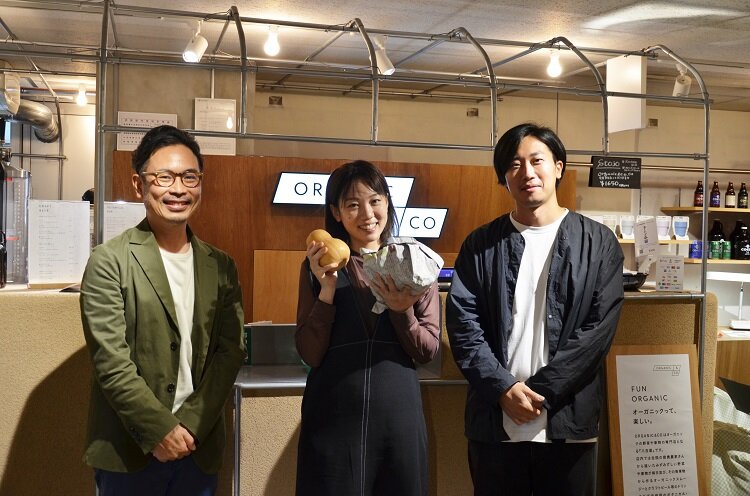 おしゃれでカワイイ！　「八百屋＆ジューススタンド」がオーガニックを貫く理由