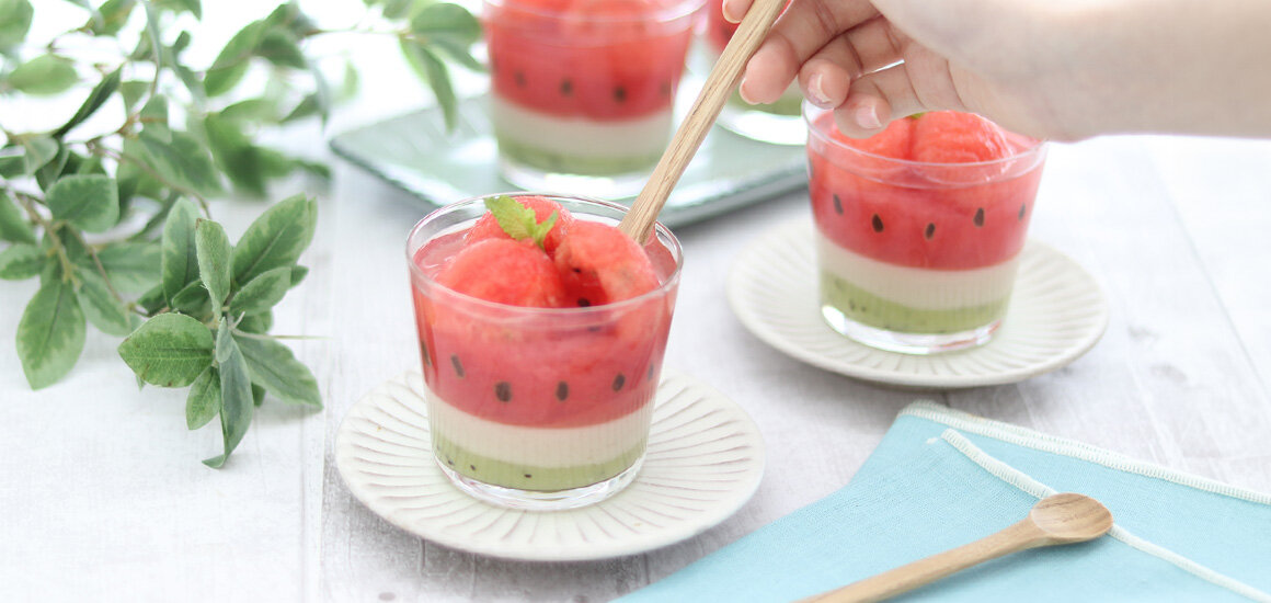 夏のひんやりスイーツ！すいかの寒天ゼリー