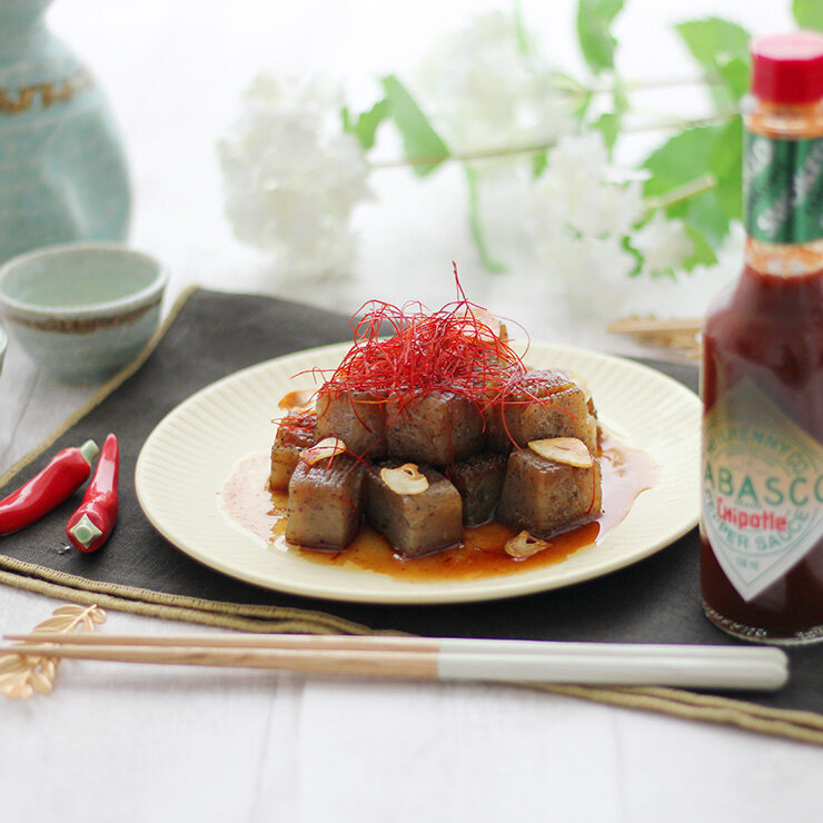 ピリ辛こんにゃくステーキ ~タバスコ仕立て~