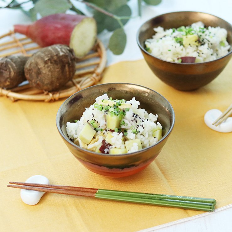 秋の味覚!里芋とさつまいもの炊き込みご飯
