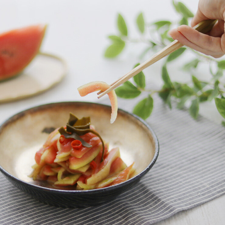 味がなじめば出来上がり！スイカの甘みとパリッと食感が美味しいお漬物です。