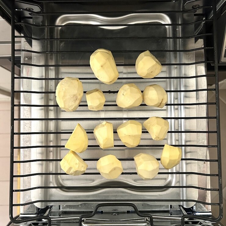 水気を拭き、グリルで焼きます。（上・下強火ー約7分）