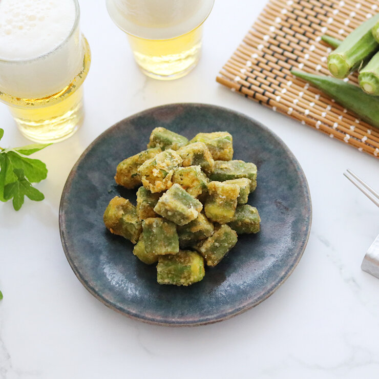 サクッとした食感とスパイシーな味付けが最高！ビールやサワーにピッタリなおつまみです。