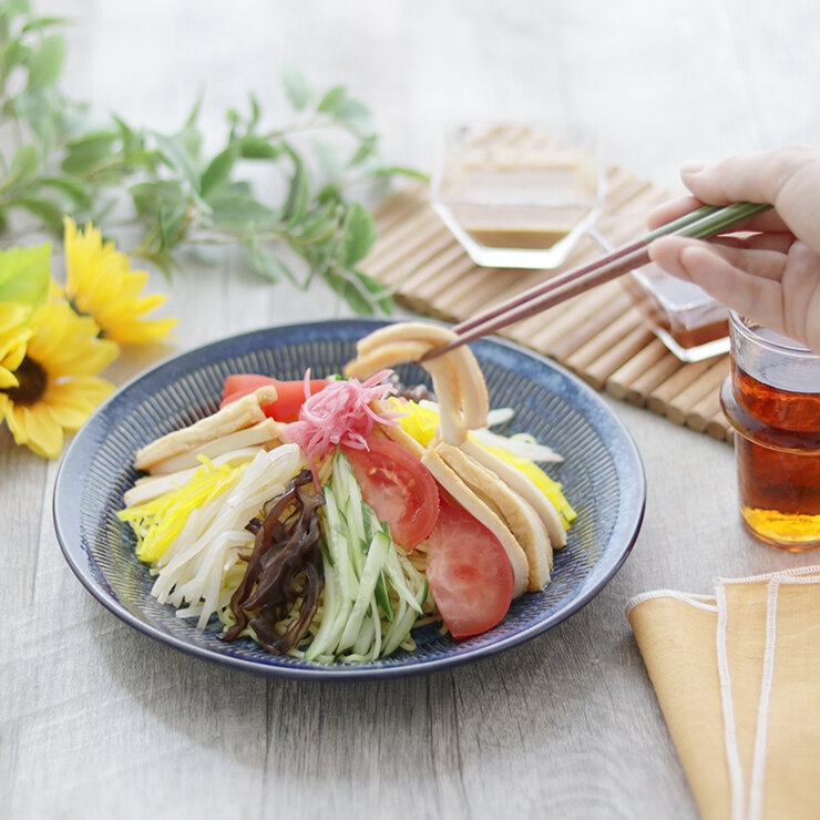 5または6のタレはお好みでどうぞ！甘辛い厚揚げとたっぷりの野菜で大満足な冷やし中華です。
