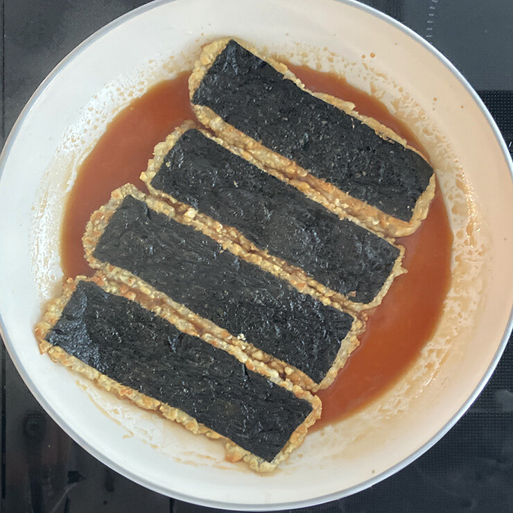 同じフライパンにAを入れて煮立て、6を戻してからめます。