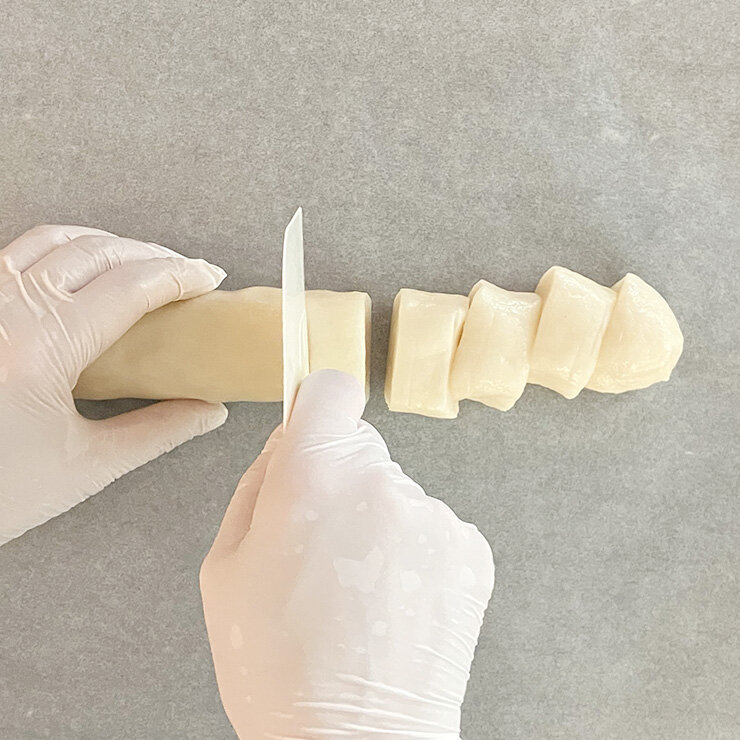6の粗熱が取れたら10等分にします。