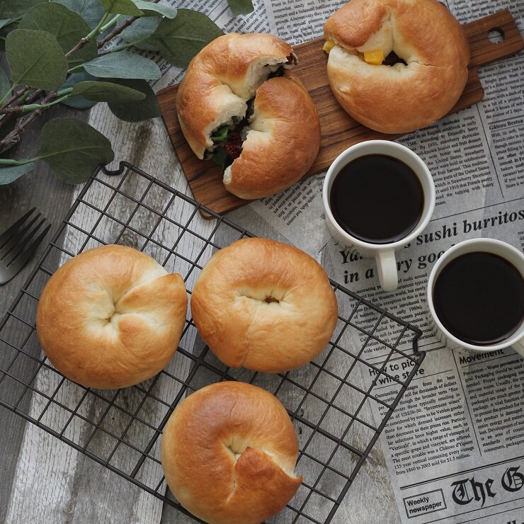 【卵・乳不使用 】パインとバジルの2種のベーグル